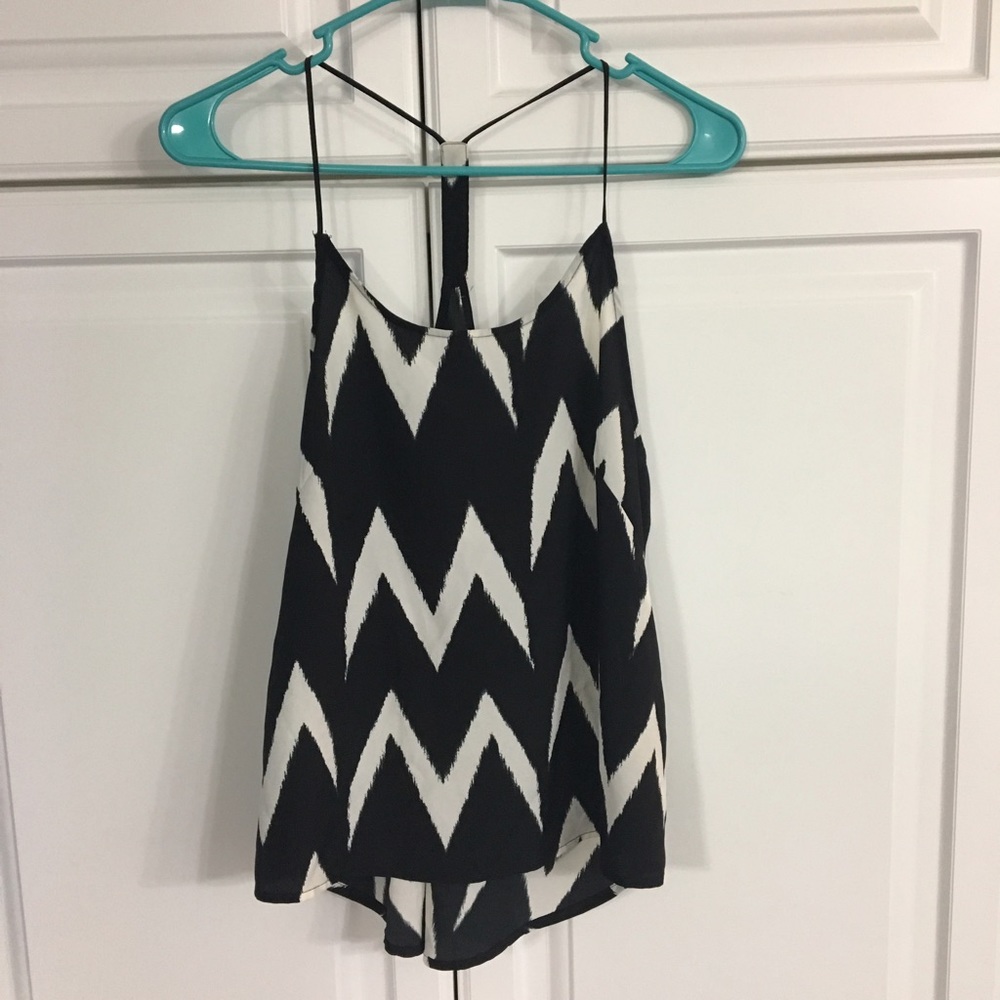 Chevron black and white H&M top