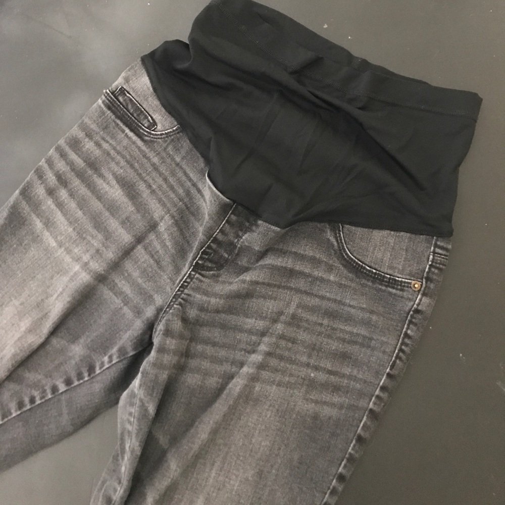 Black skinny jeans (maternity)