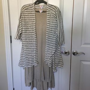 Cream and black Lindsey