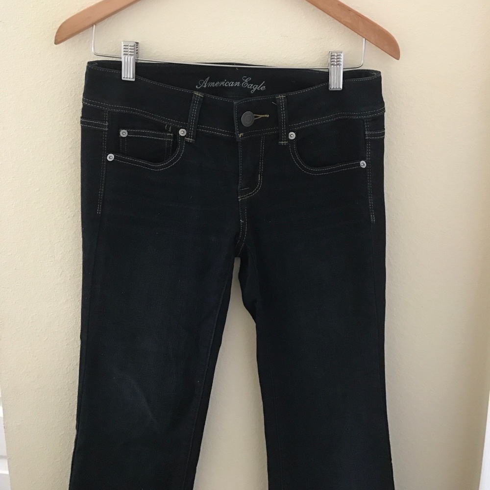 Dark wash American Eagle Jeans!