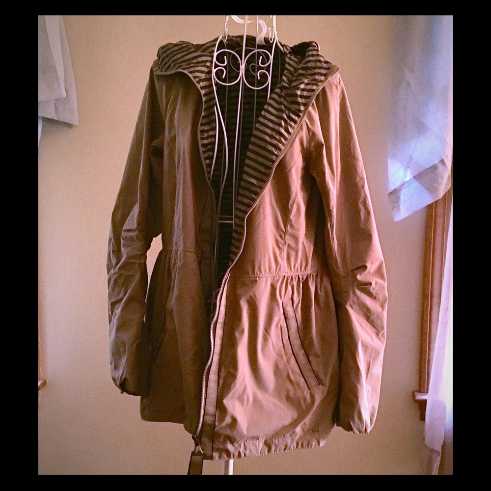 LuLu Lemon reversible rain hoodie jacket