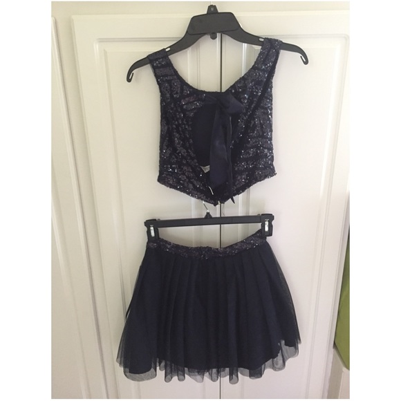 B DARLIN Two Piece Juniors Navy Dress - Picture 2 of 2