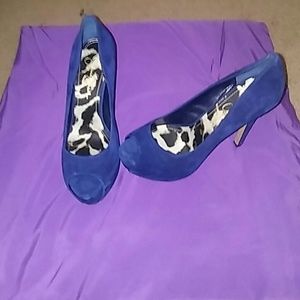 Jessica Simpson peep toe platform pump!