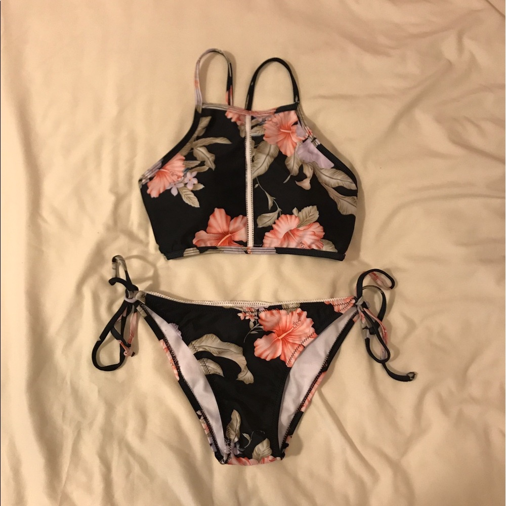 Floral Pattern High Neck Bikini!