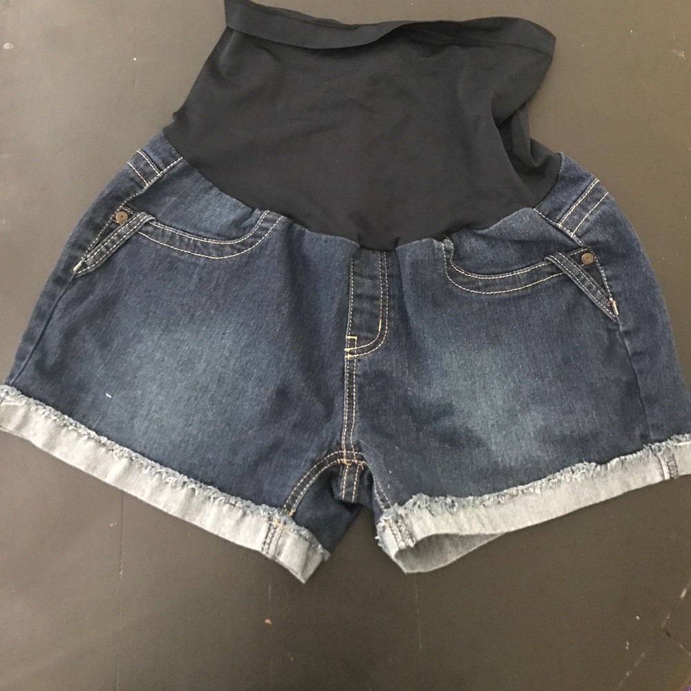 Maternity shorts