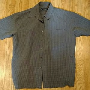 Short sleeve button down (size L)