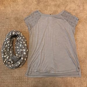 Aerie Gray T-Shirt with an Aerie Infinity Scarf
