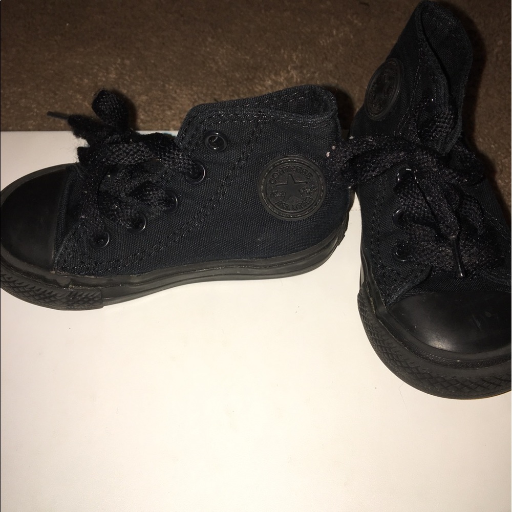 Black Hi-Top converse