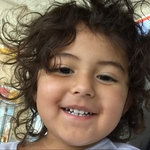 Meet your Posher, Mayra