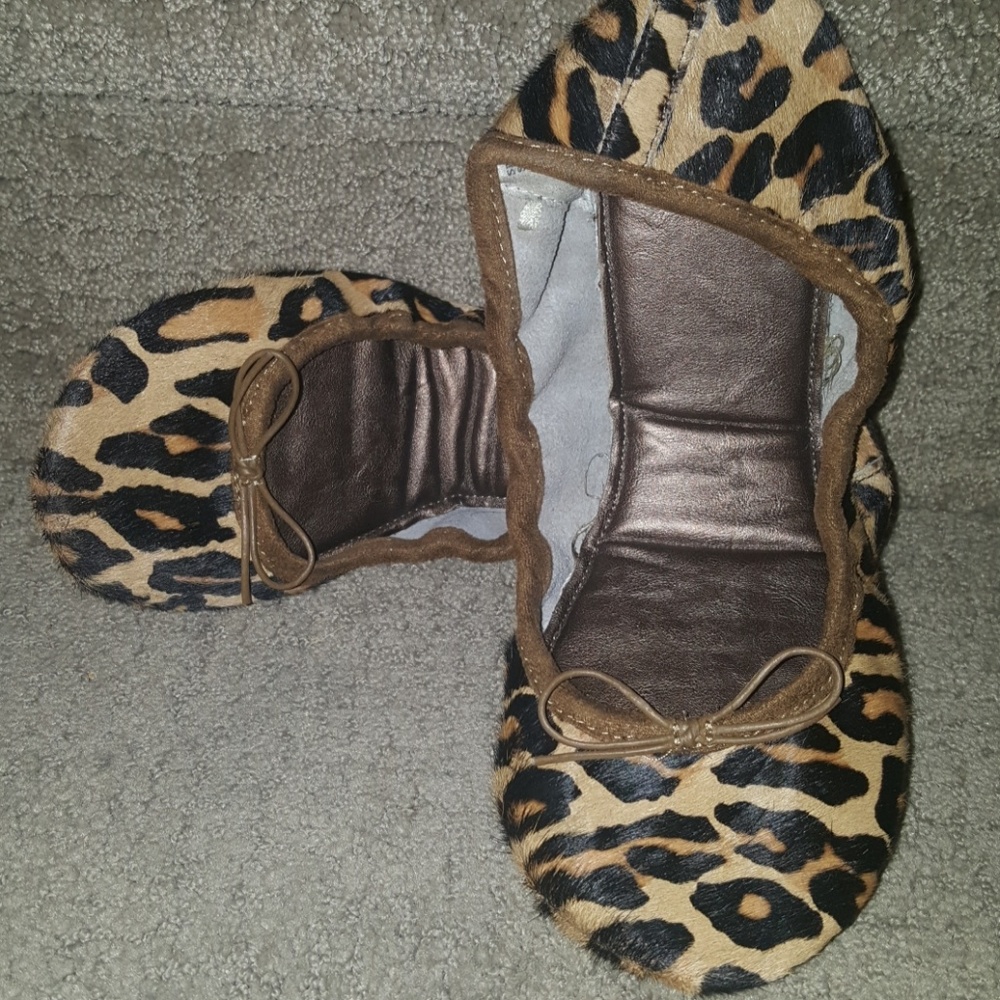 Gap leopard faux fur flats