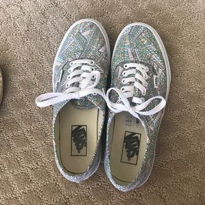 NEVER WORN Vans size: 8.5