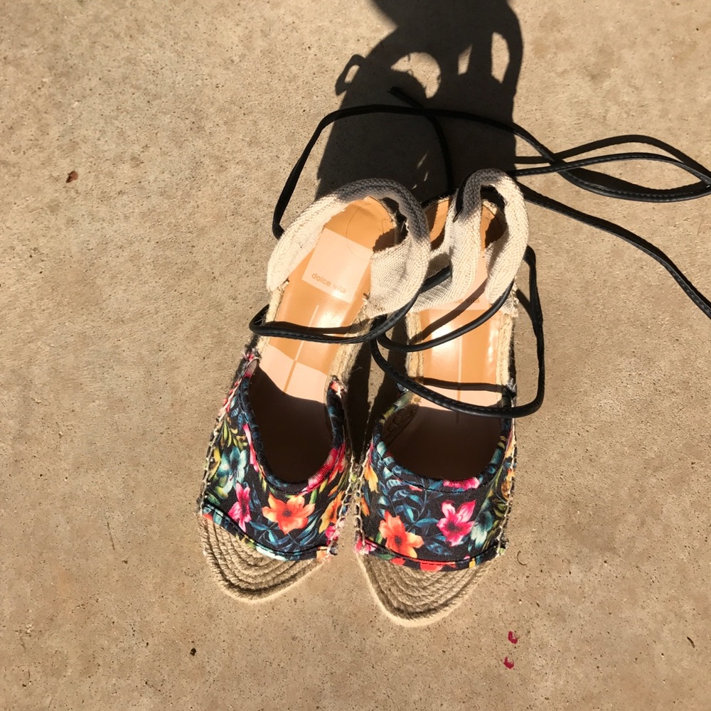 Floral wedge espadrilles