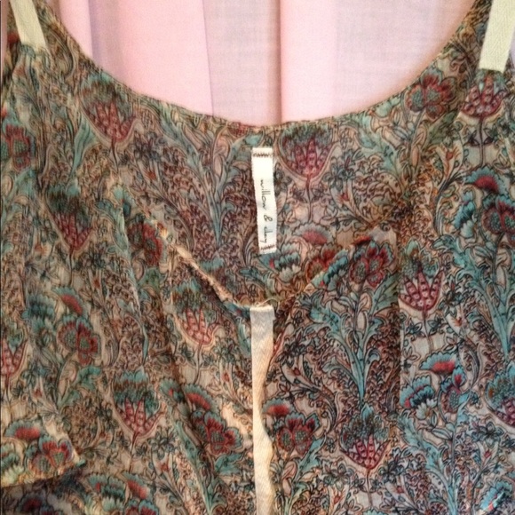 Romantic Boho Ruffled Top - Picture 3 of 4