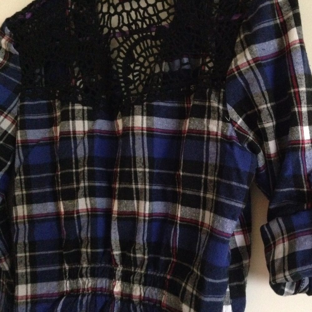 Bongo Flannel Plaid Crop Lace Back Tie Top Small