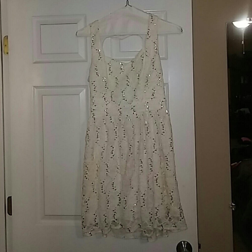 Cute party dress!