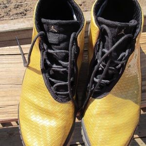 Air Jordan Futures (Gold) (Limited edition)