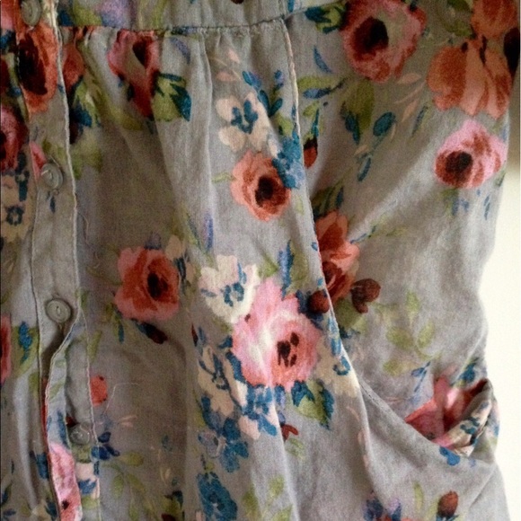 Kirra Floral Gray Button Down Top XS Tunic Pockets - Picture 3 of 4