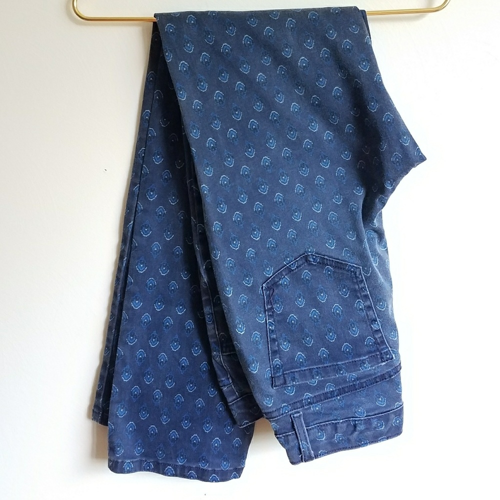 Patterned blue skinny jeans