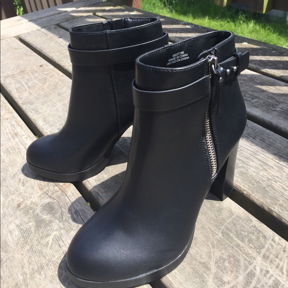 Leather ankle boots
