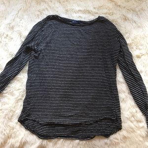 black and white striped long sleeves shirt