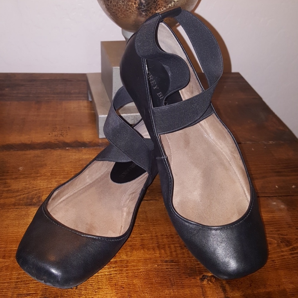 Audrey Brooke black leather flats