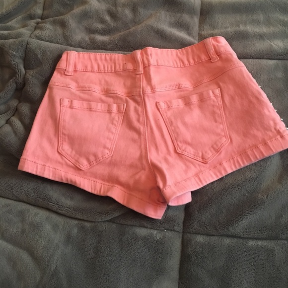 Shorts - Picture 2 of 4