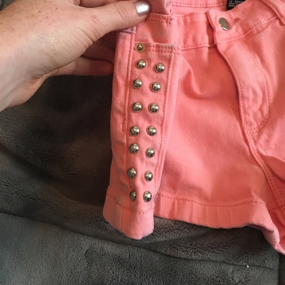 Shorts - Picture 4 of 4