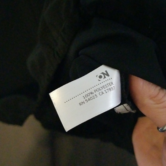 Off or on the shoulder top - Picture 5 of 5