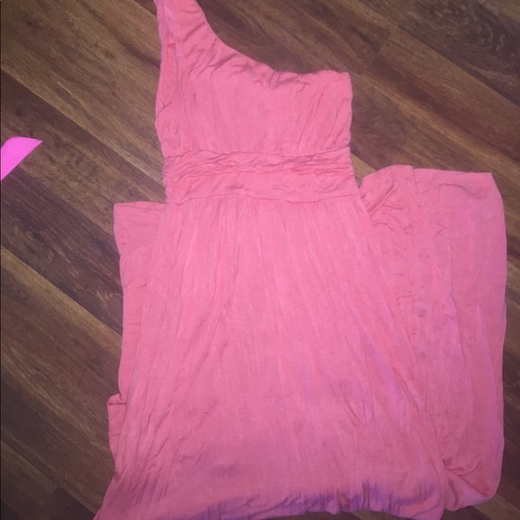 Maxi - Picture 2 of 2