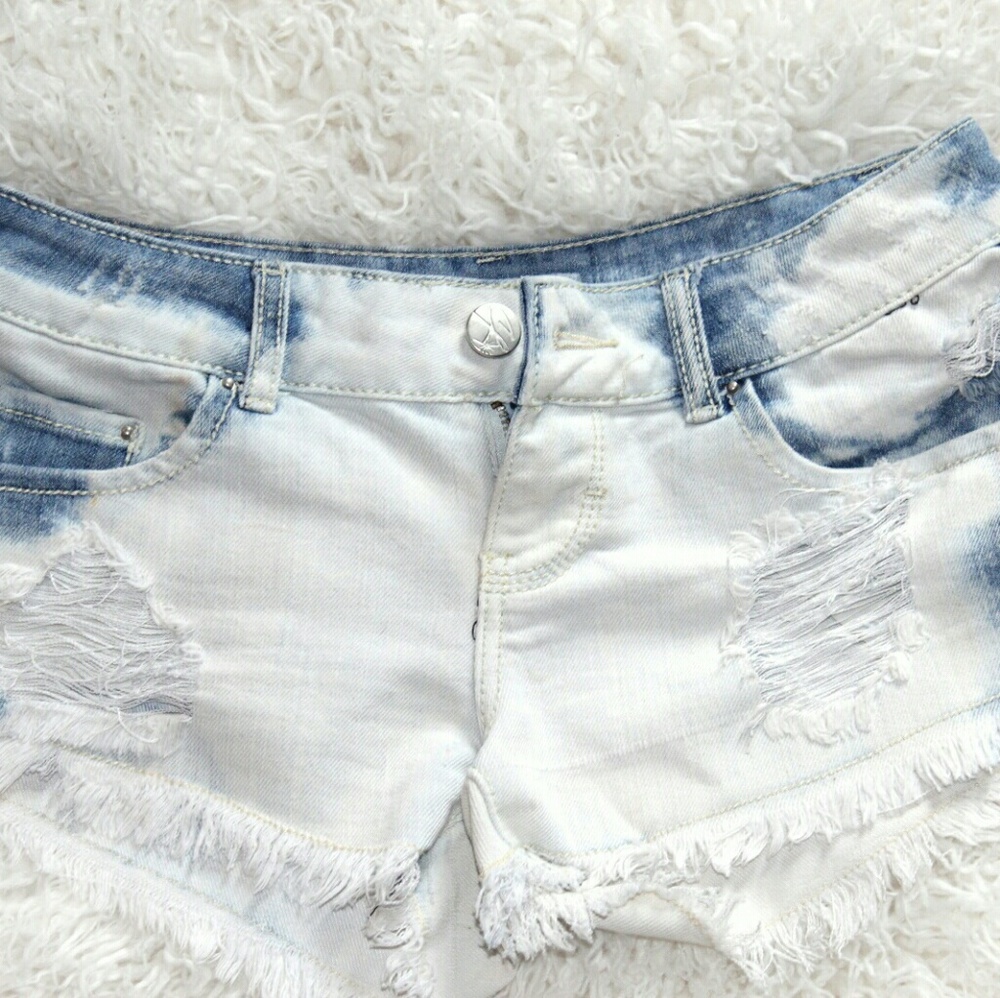 Distressed  crave fame  shorts