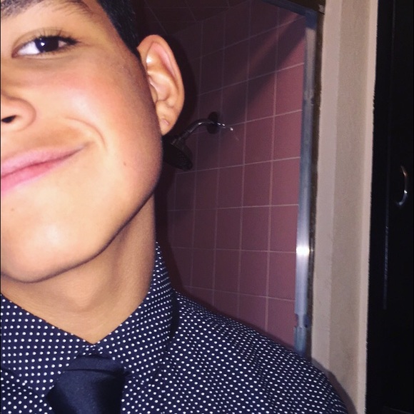 Meet your Posher, Uriel - Picture 1 of 1