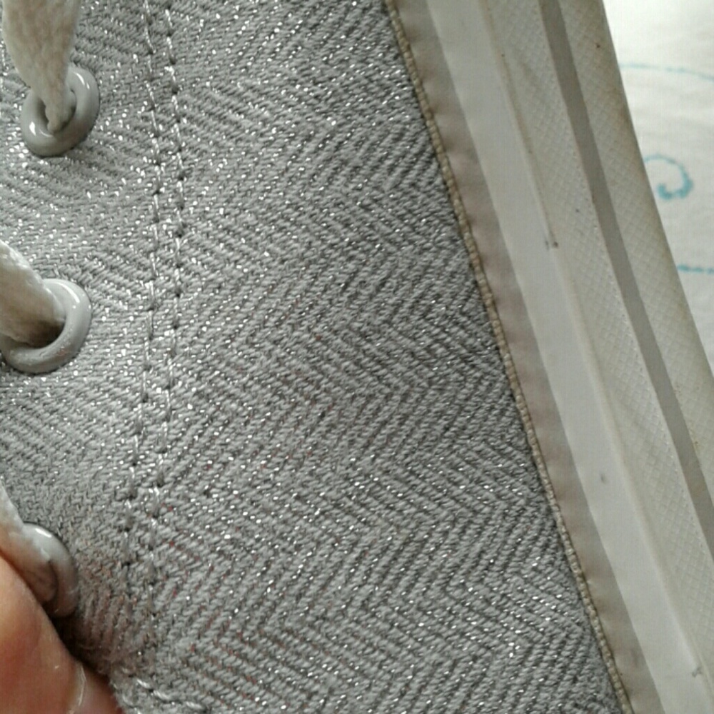 Converse - Picture 3 of 4