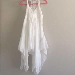 Guess floral lace back flowing white dress