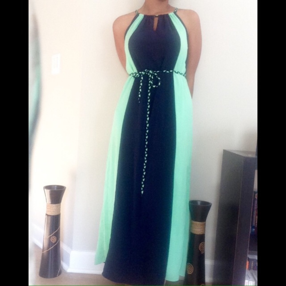 New York & Company Maxi Dress - Picture 1 of 1