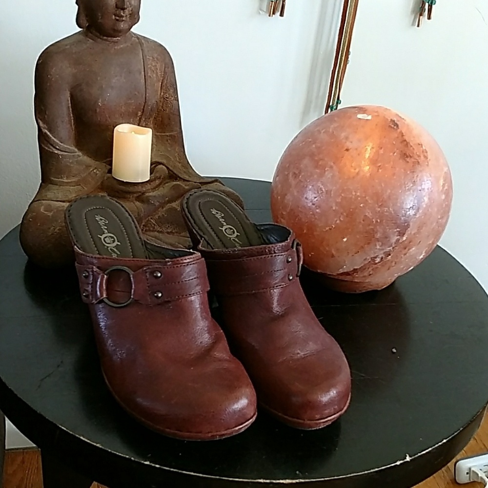 Clogs brown leather harness size 10