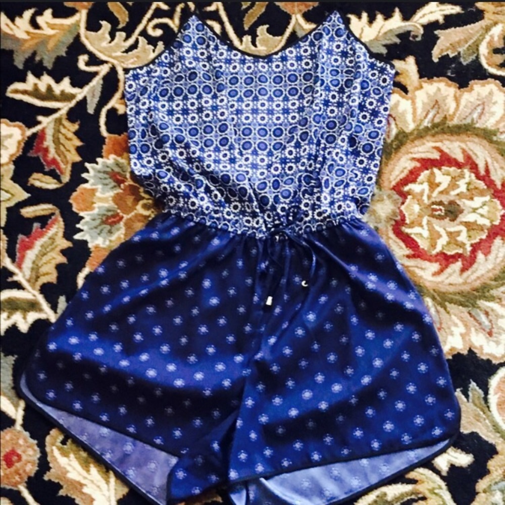Vince Camuto Blue Romper 🌸💙