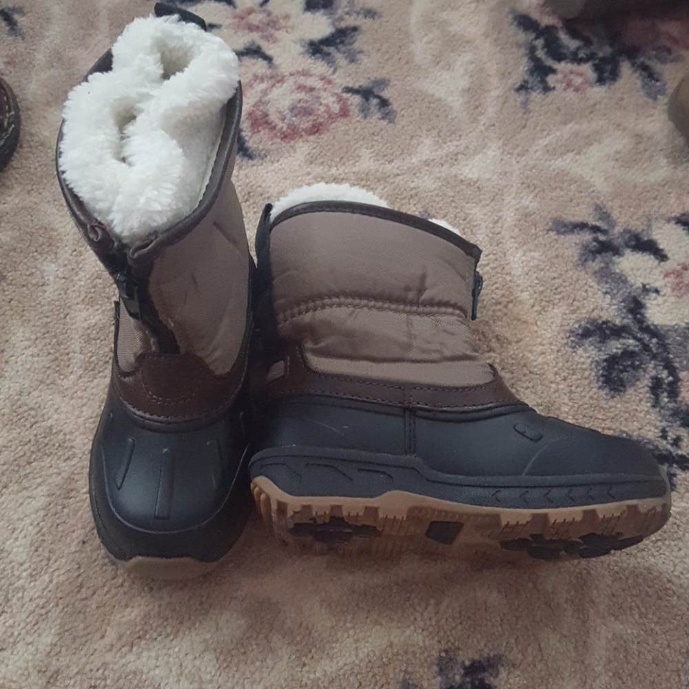 Carter's little boys winter boots