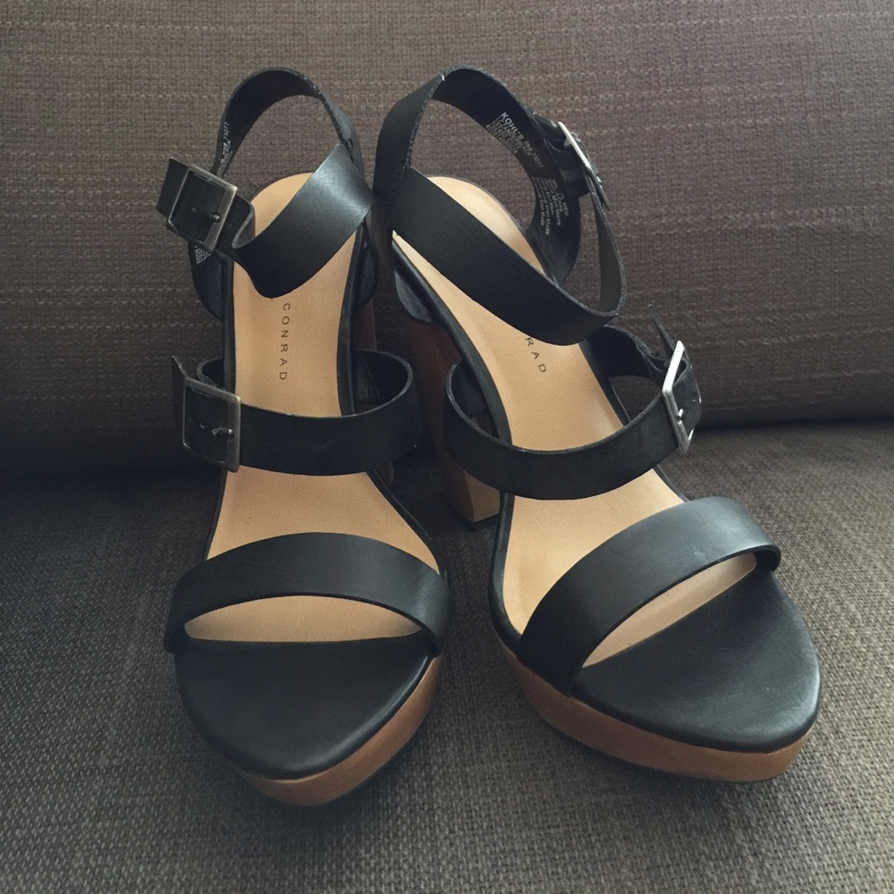 LC Lauren Conrad Platform Sandals