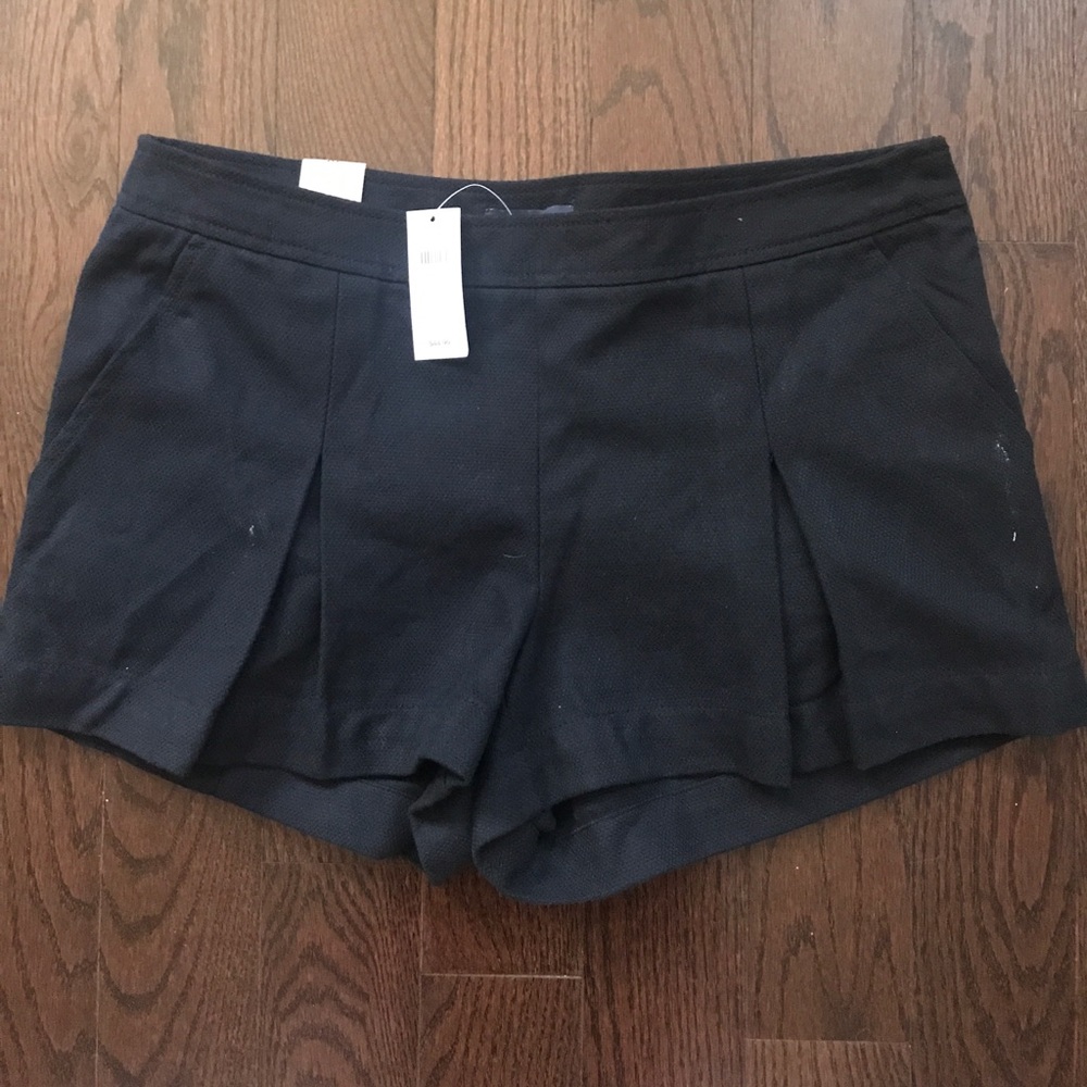 Gap side zipper, front pleated, shorts