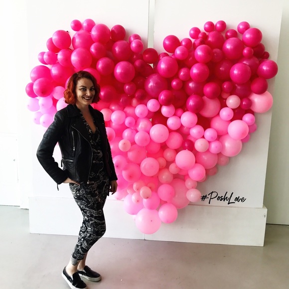 Welcome to my closet! @theelectricgem 💎 - Picture 2 of 9