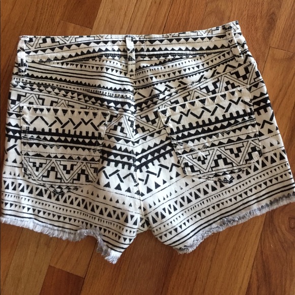 Bullhead Black/ivory superstretch geometricpattern - Picture 2 of 8