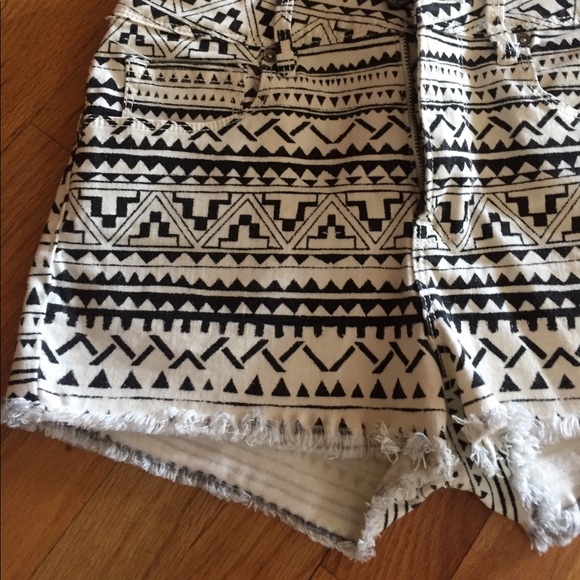 Bullhead Black/ivory superstretch geometricpattern - Picture 8 of 8