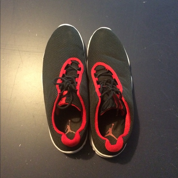 Athletic_Shoes