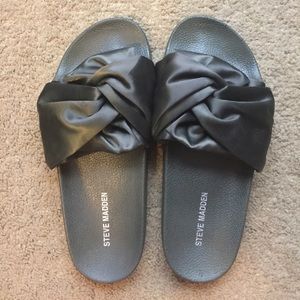 Green Steve Madden flip flops