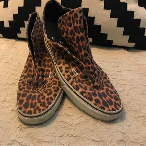 Leopard print high top Vans