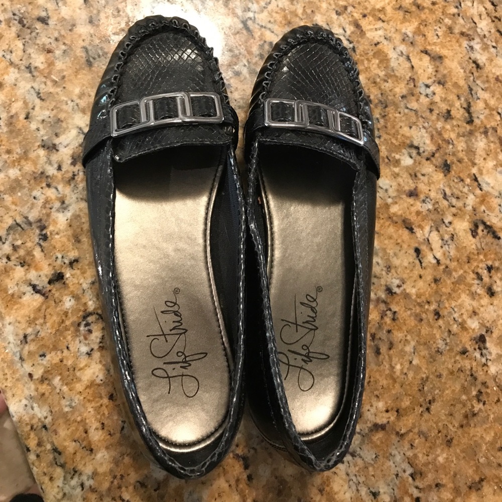 Life Stride black loafers