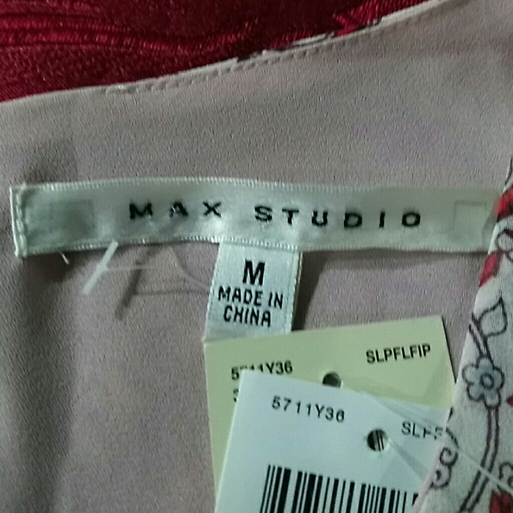 Max studio sleeveless blouse
