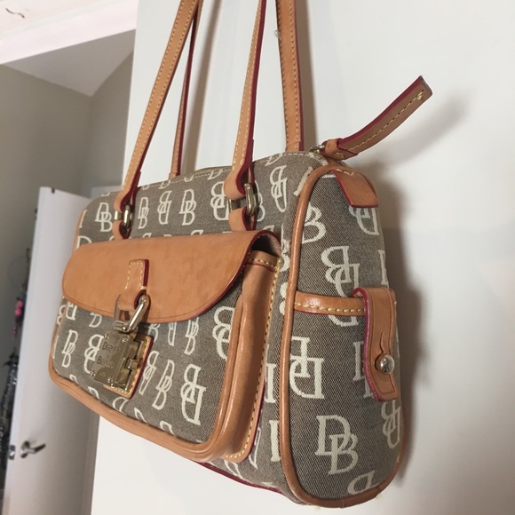 Dooney & Bourke purse - Picture 3 of 4