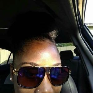 Meet your Posher, Latasha