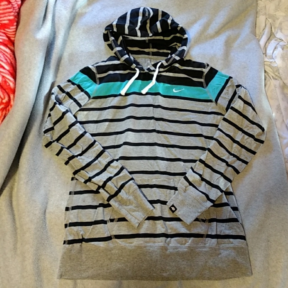 Nike hooded long sleeve